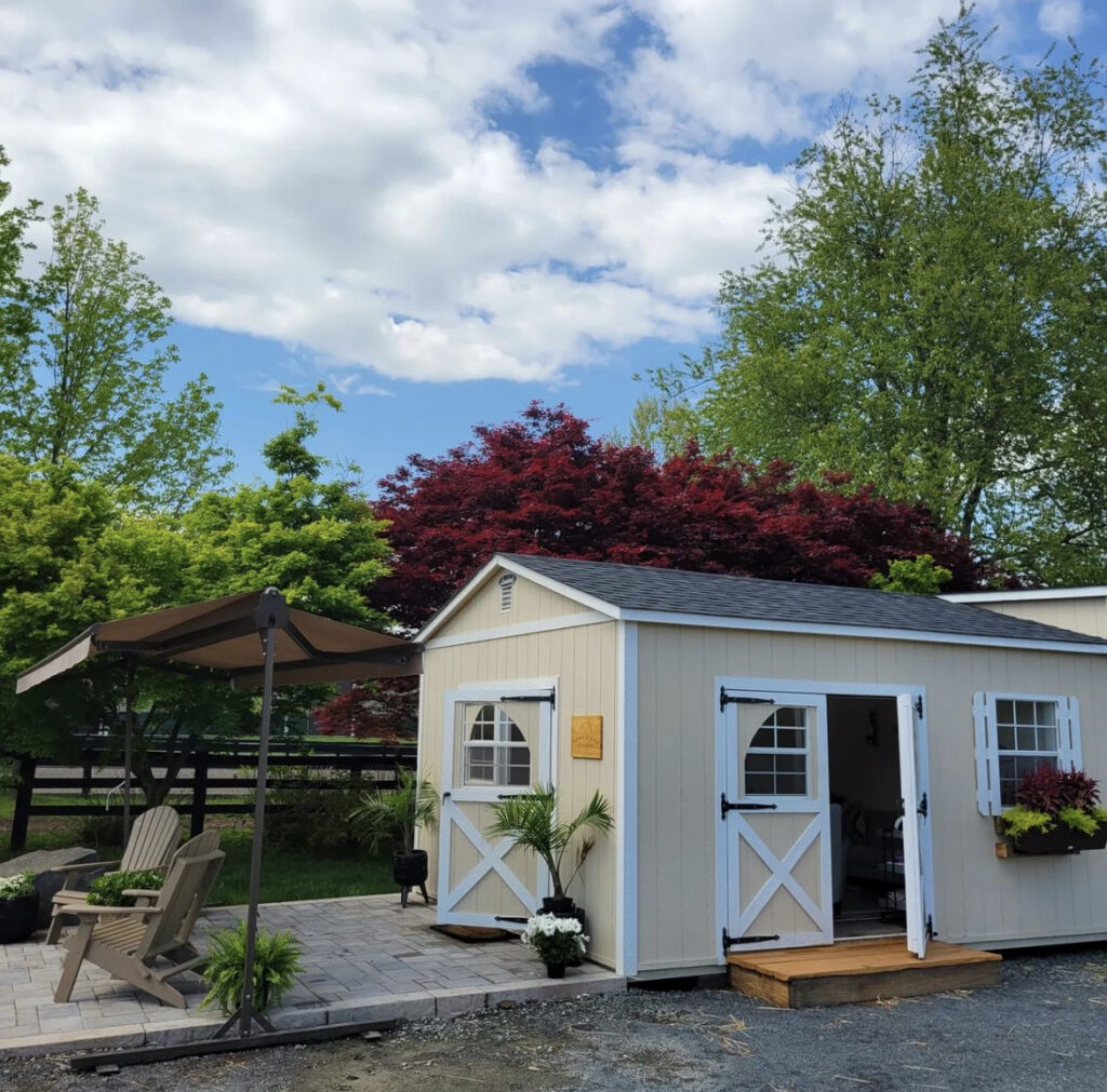 The Stable Blooms shed hosts Homestead Art Therapy and Counseling, Riverbend Grief and Movement Therapy, Little River Psychiatry and the Ohana Preservation Foundation Stable Blooms horticulture programs. 